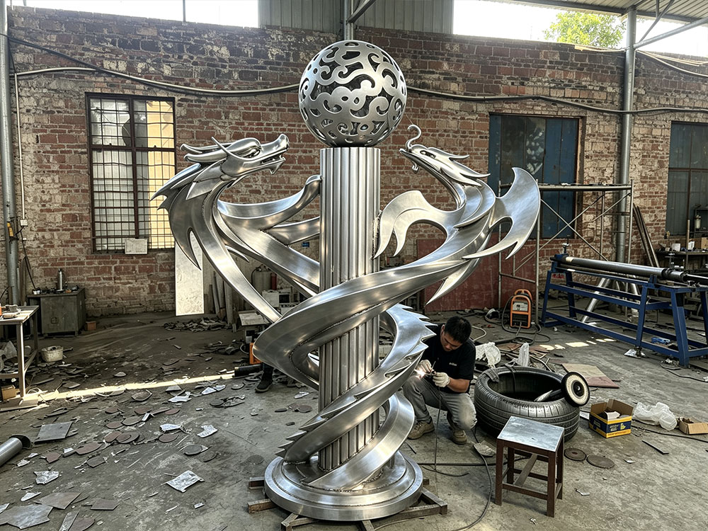 不锈钢双龙戏珠罗马柱雕塑